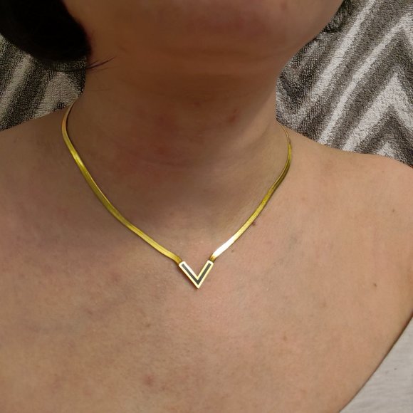 Golden colour necklace - Picture 7 of 7